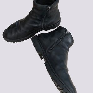 Women's Marsell Gomme Black Leather ankle boots, lug sole, zip, round toe 39